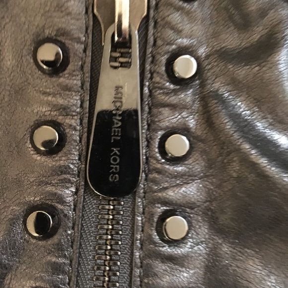 Michael Kors Astor Metallic Grey/Silver Large Hobo - Picture 5 of 14